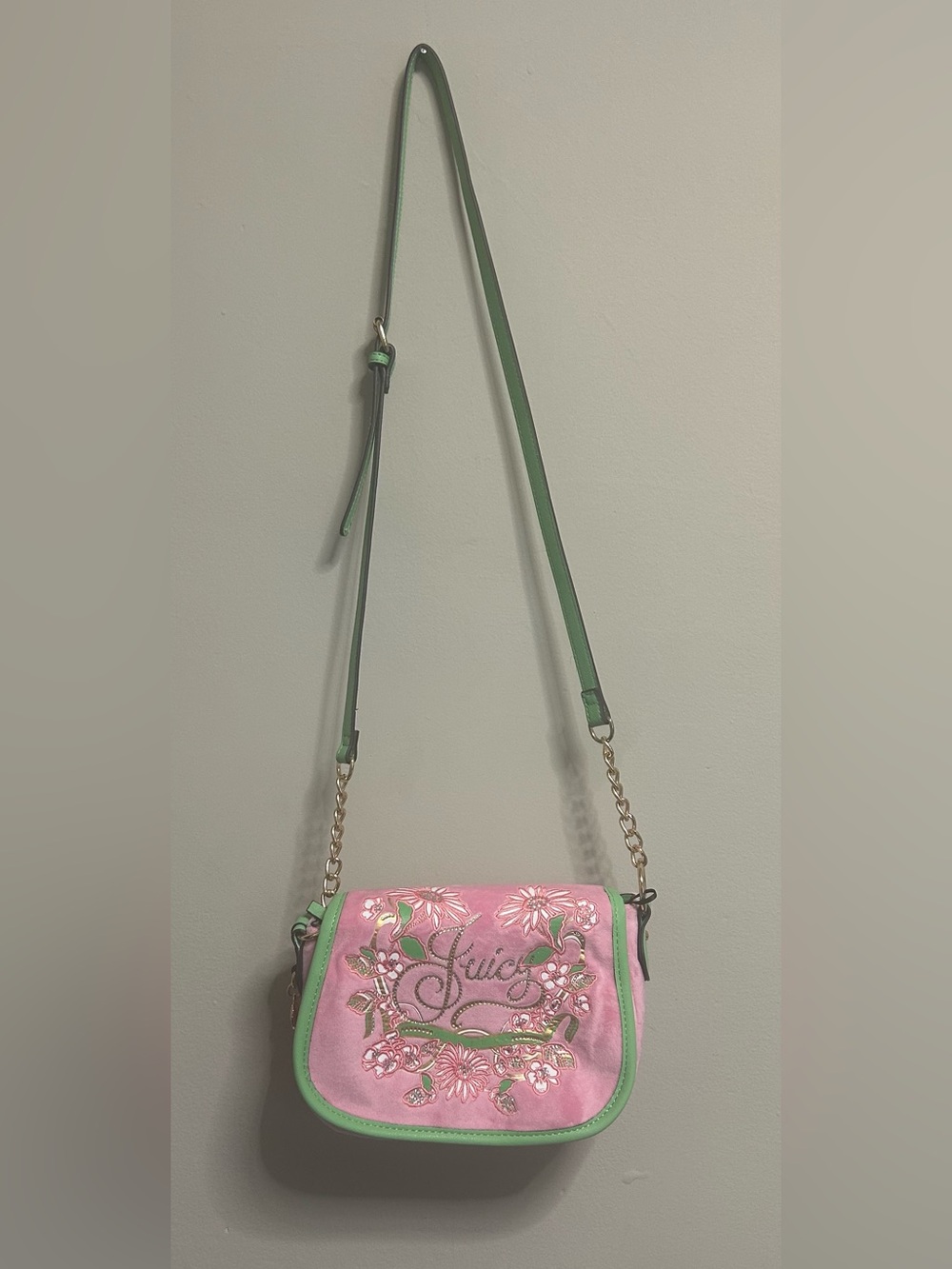 NWT Juicy Couture Pink Floral Crossbody with Green Trim and Chain Strap